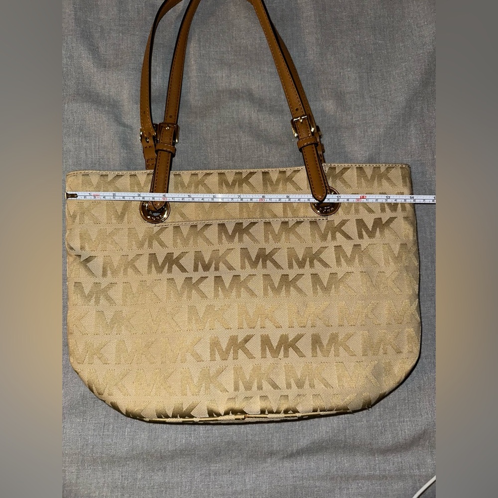 Michael Kors Tan Classic Tote Bag - Picture 2 of 7